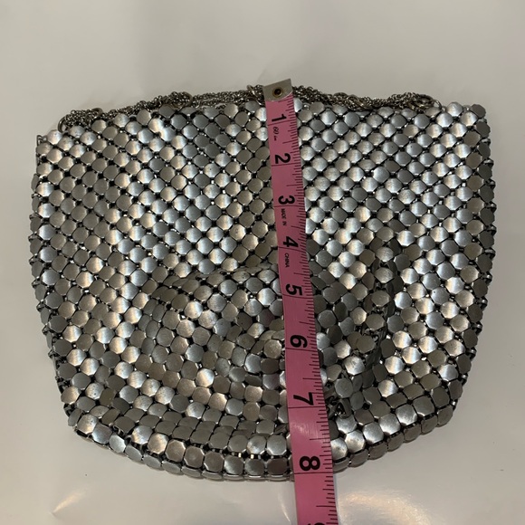 Silver metal chain mail link vintage purse - Picture 5 of 16